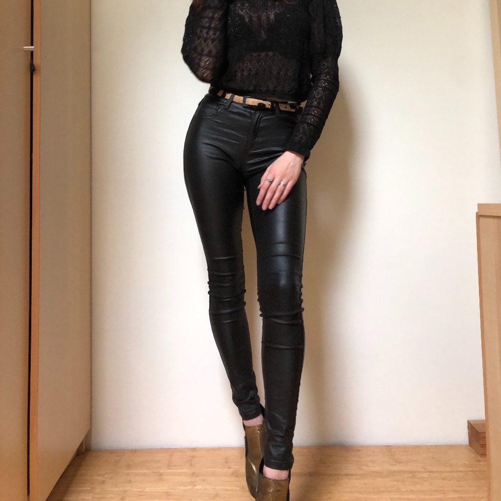 Vila Stretchy High-Rise Faux Leather Pants